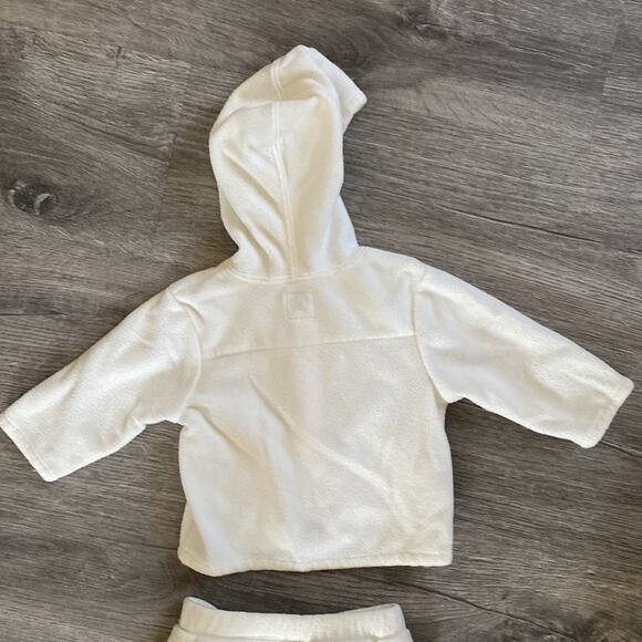 Baby GAP cream fleece sweatsuit Size 3-6 Months - Picture 6 of 7